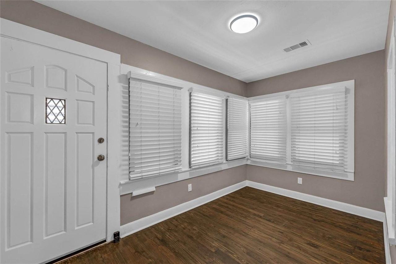 4102 Avenue N - Photo 7 of 44