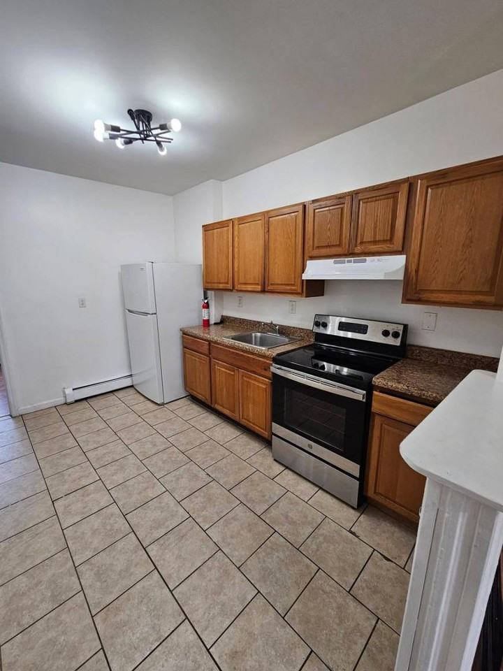 52 S Miller St - Photo 2 of 5