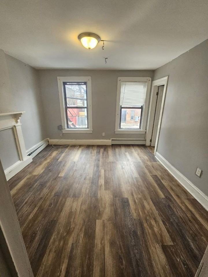 187 Renwick St - Photo 3 of 7