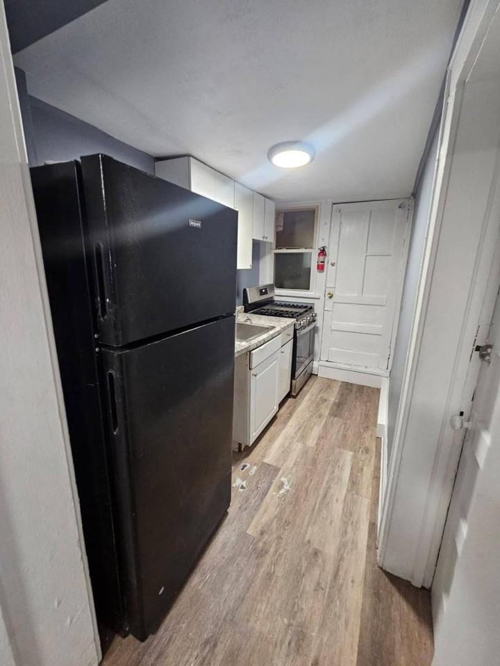 52 Benkard Ave - Photo 2 of 8