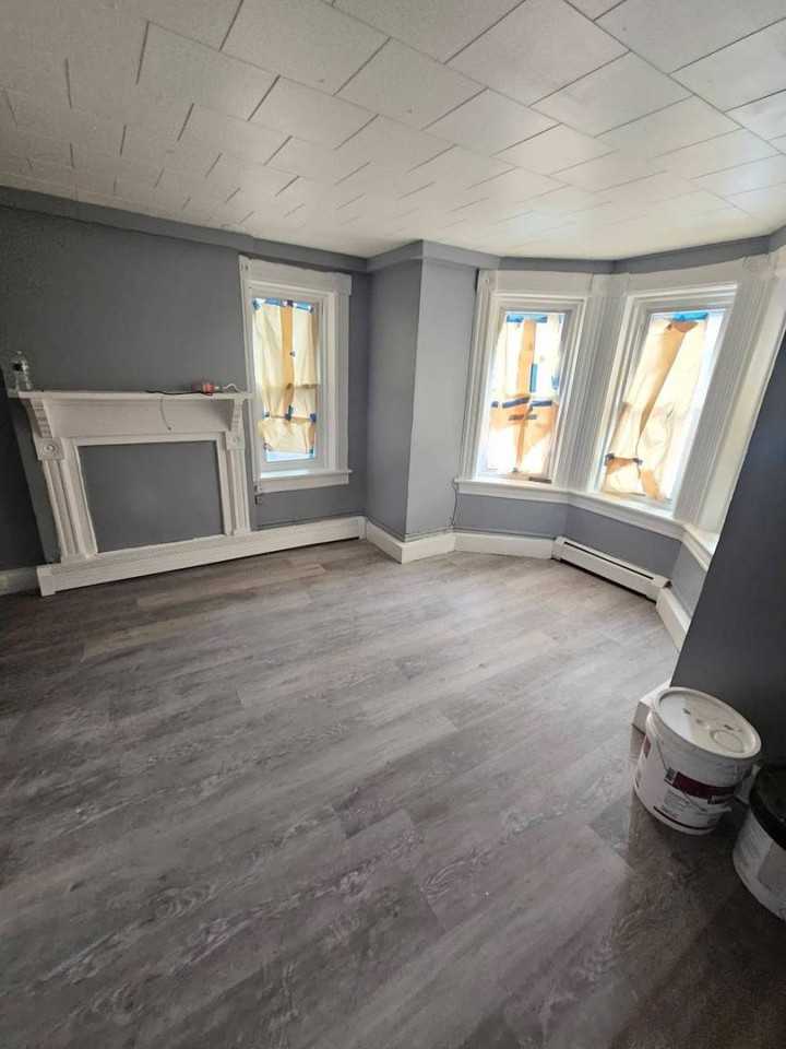 52 Benkard Ave - Photo 3 of 8