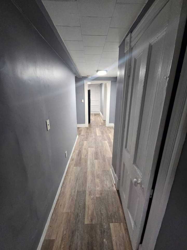 52 Benkard Ave - Photo 5 of 8