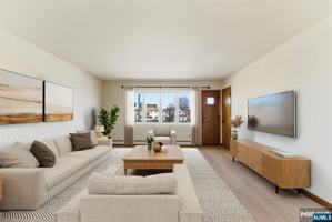 featured image of 370 Henry St Apt 2 #Apt 2