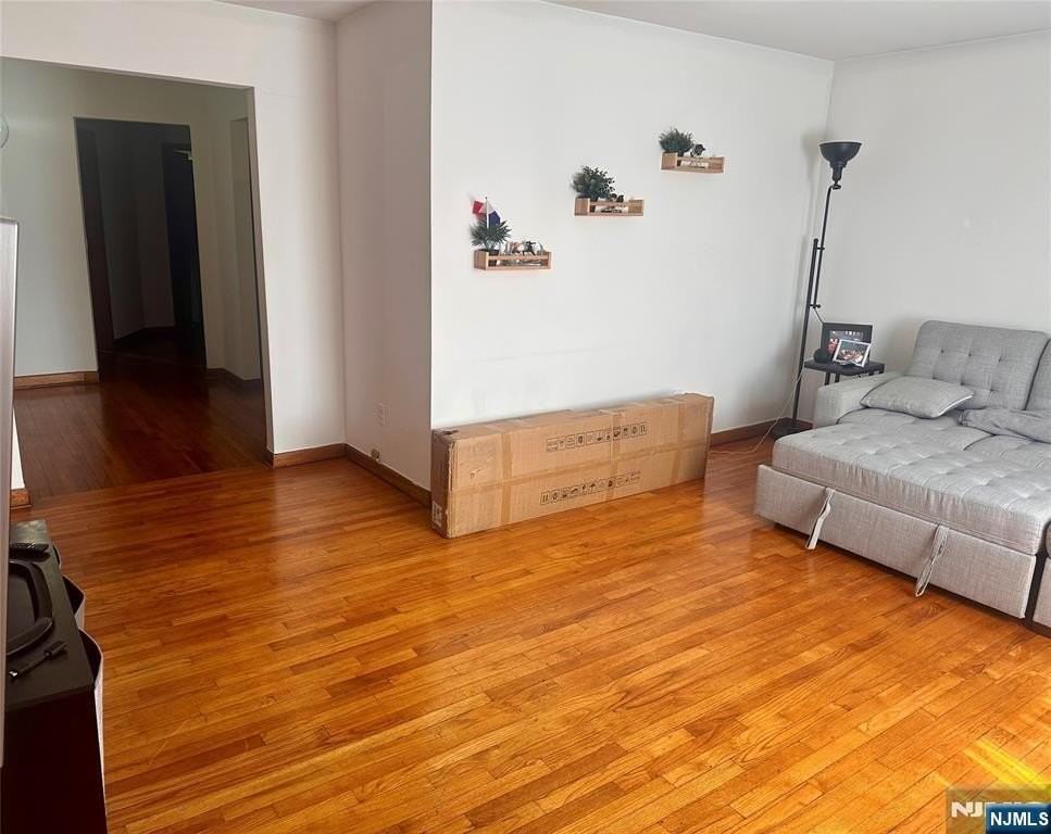 237 Riverview Pl - Photo 4 of 11