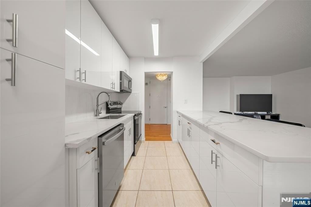 300 Winston 1723 - Photo 4 of 13