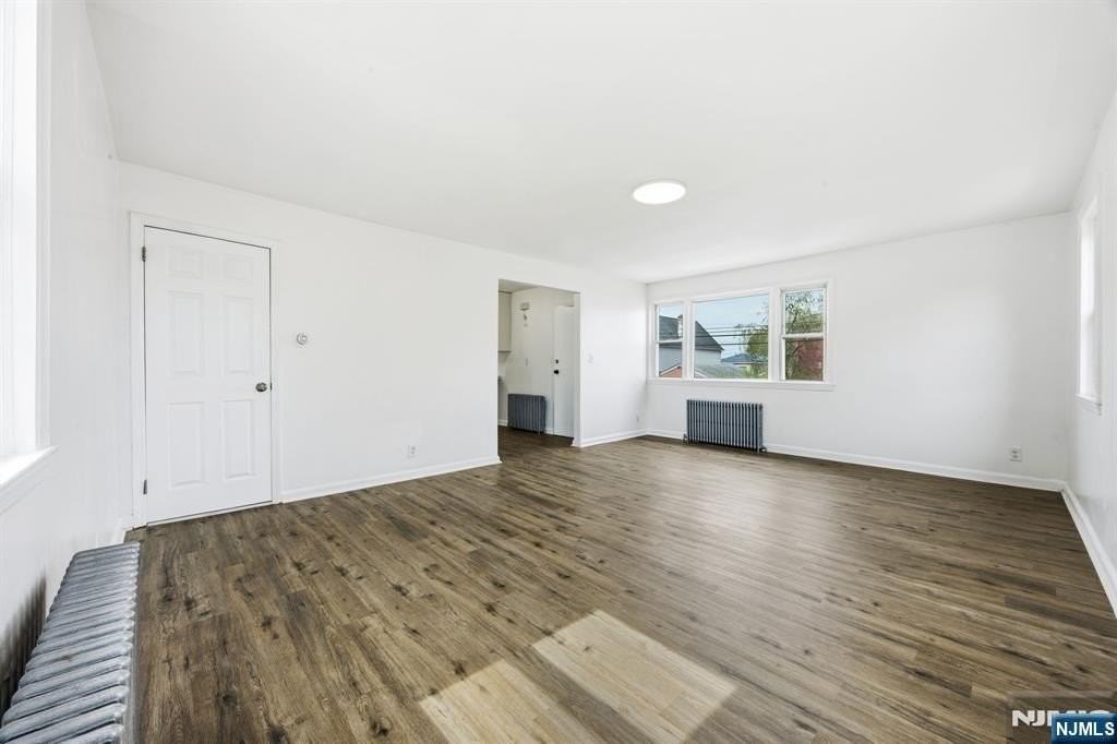 826 7th St - Photo 5 of 22