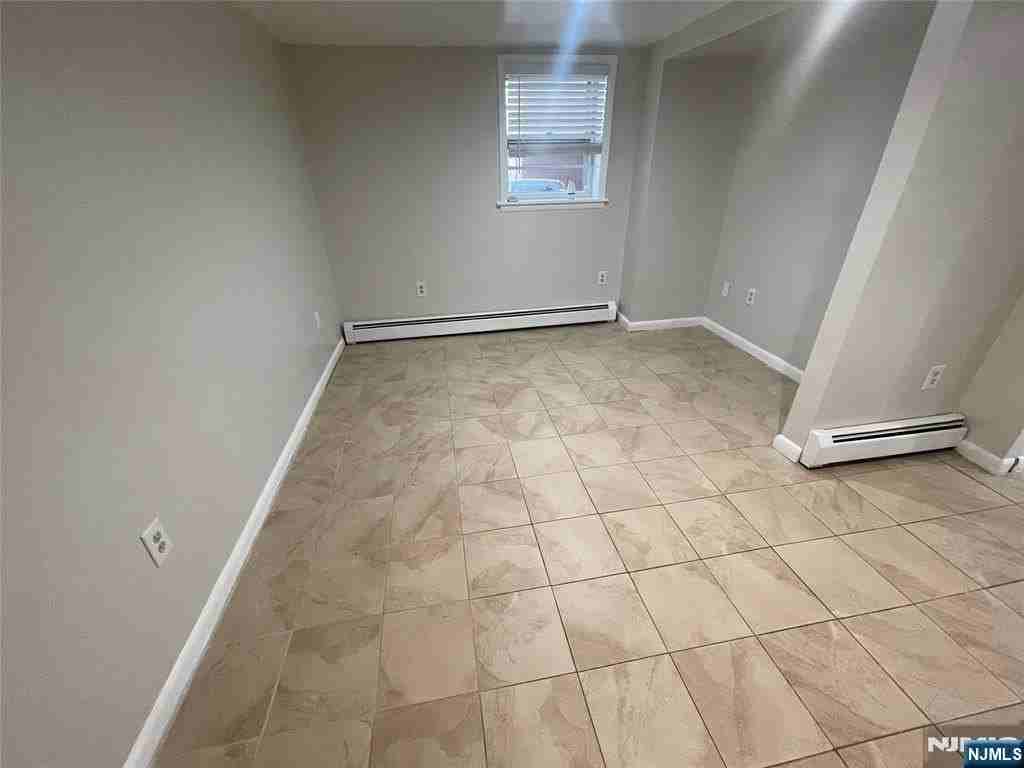 171 Charles St - Photo 7 of 11