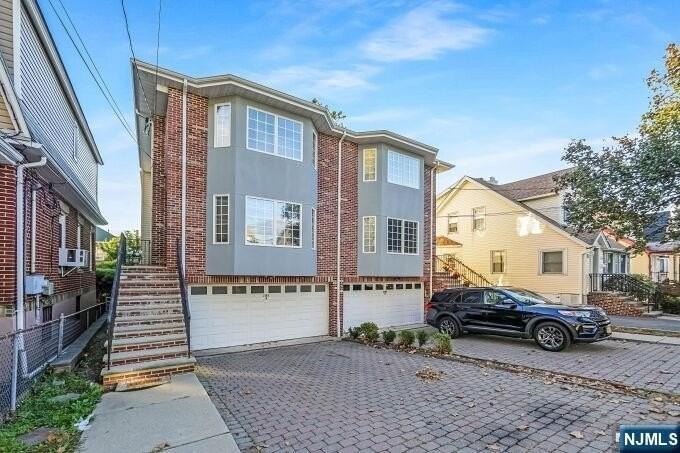 386A Park Ave - Photo 2 of 17