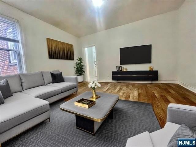 6045 Blvd 7E - Photo 2 of 8