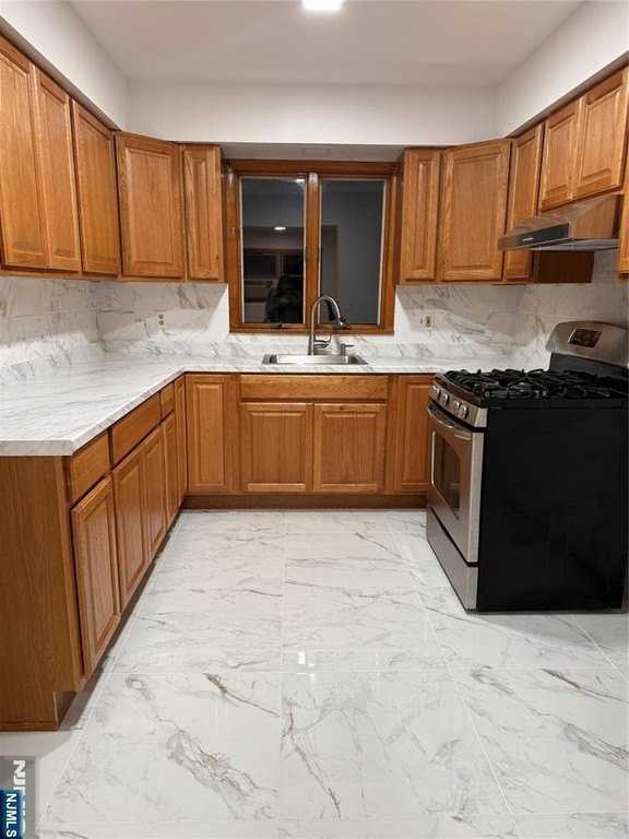 967 E 23rd St - Photo 6 of 23