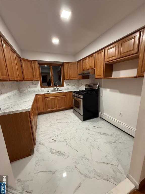 967 E 23rd St - Photo 7 of 23