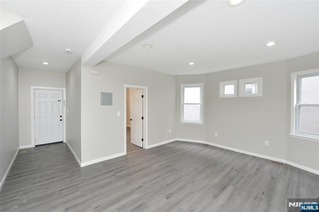 23 Bayview Ave - Photo 5 of 13