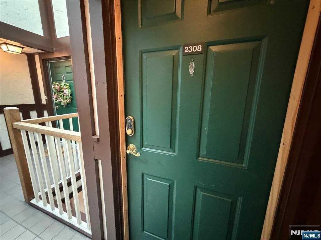 2308 Hemingway Ln - Photo 3 of 16