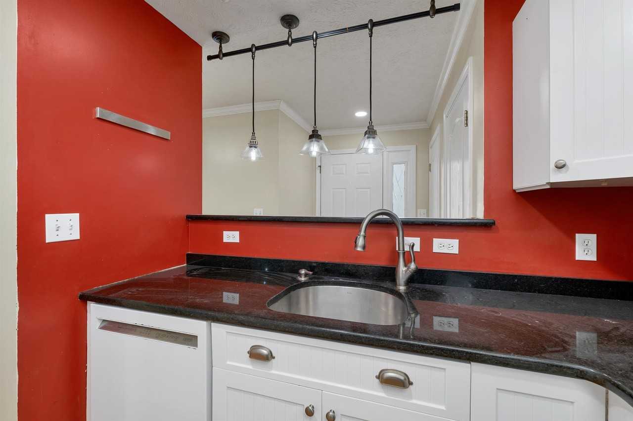 32 Suffolk Ct #173 - Photo 7 of 42