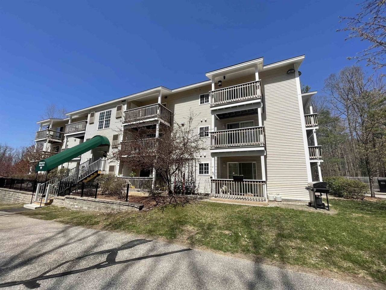 99 Mammoth Rd #11 - Photo 4 of 40