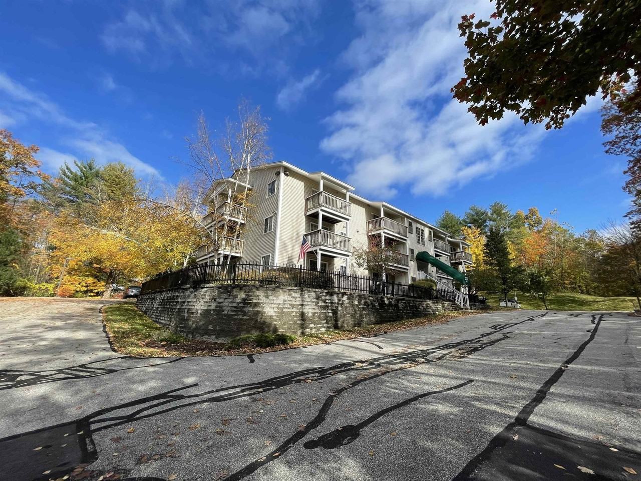 99 Mammoth Rd #11 - Photo 6 of 40