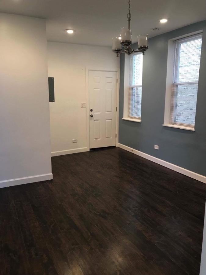 3943 W Addison St - Photo 3 of 8