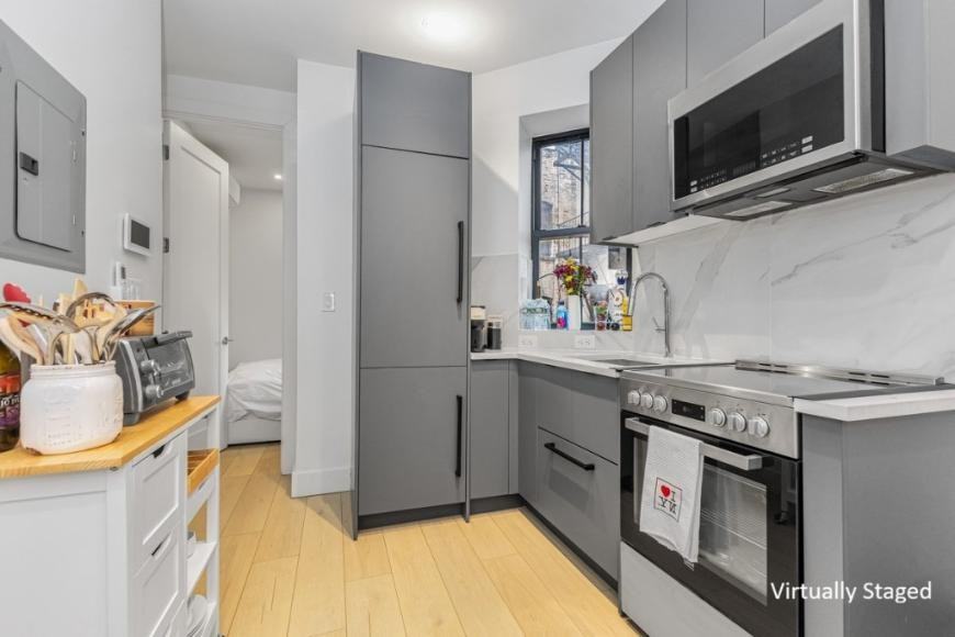 356 W 48th St - Photo 5 of 10