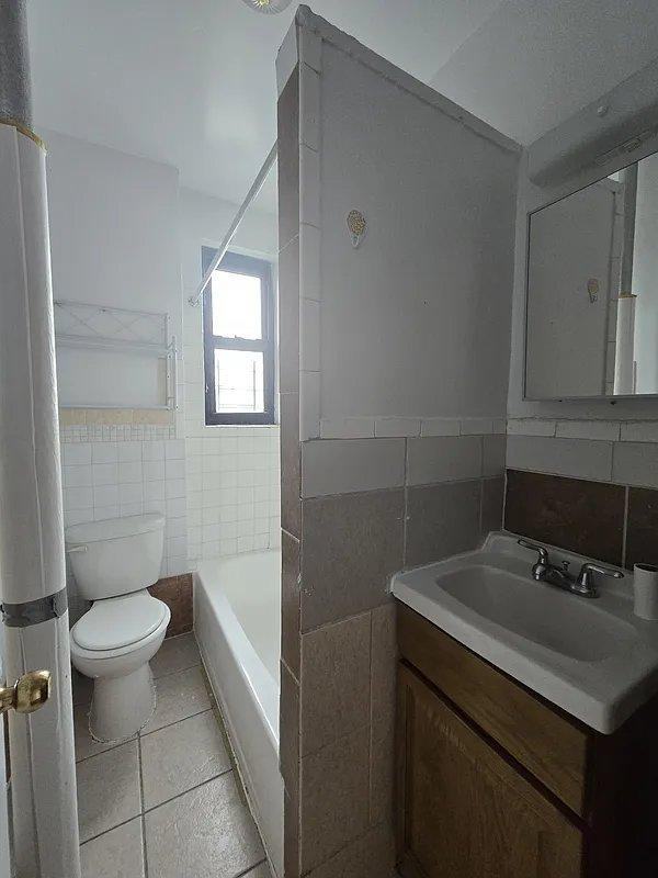 1841 Mohegan Ave - Photo 5 of 5