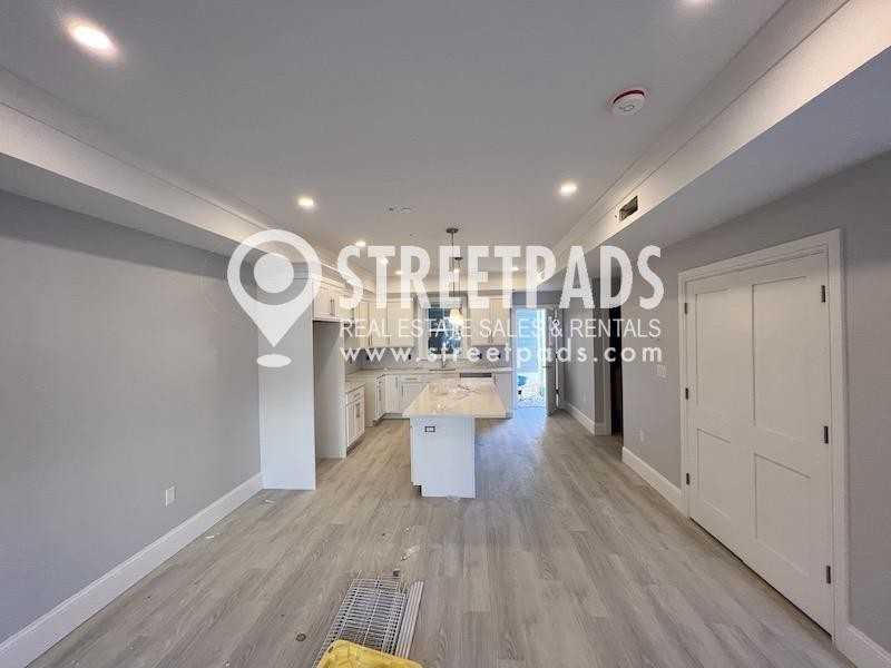 2 Oakland St - Photo 2 of 10