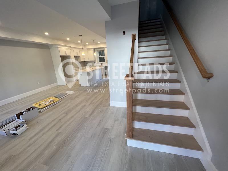 2 Oakland St - Photo 5 of 10