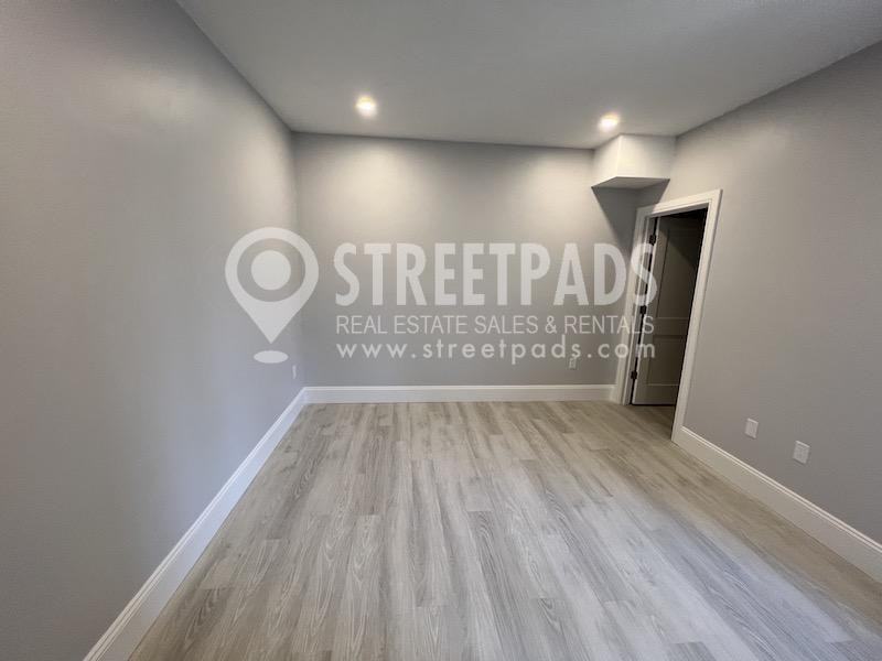 2 Oakland St - Photo 7 of 10