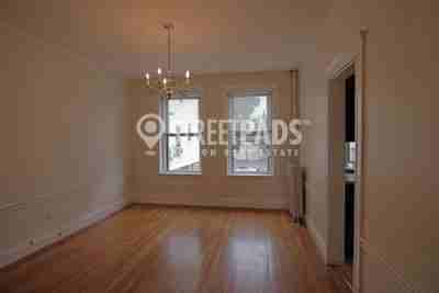 88 Maple St - Photo 3 of 10