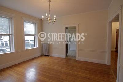 88 Maple St - Photo 5 of 10