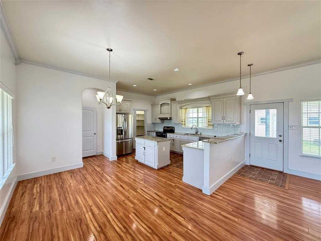 487 County Road 2622 - Photo 5 of 17