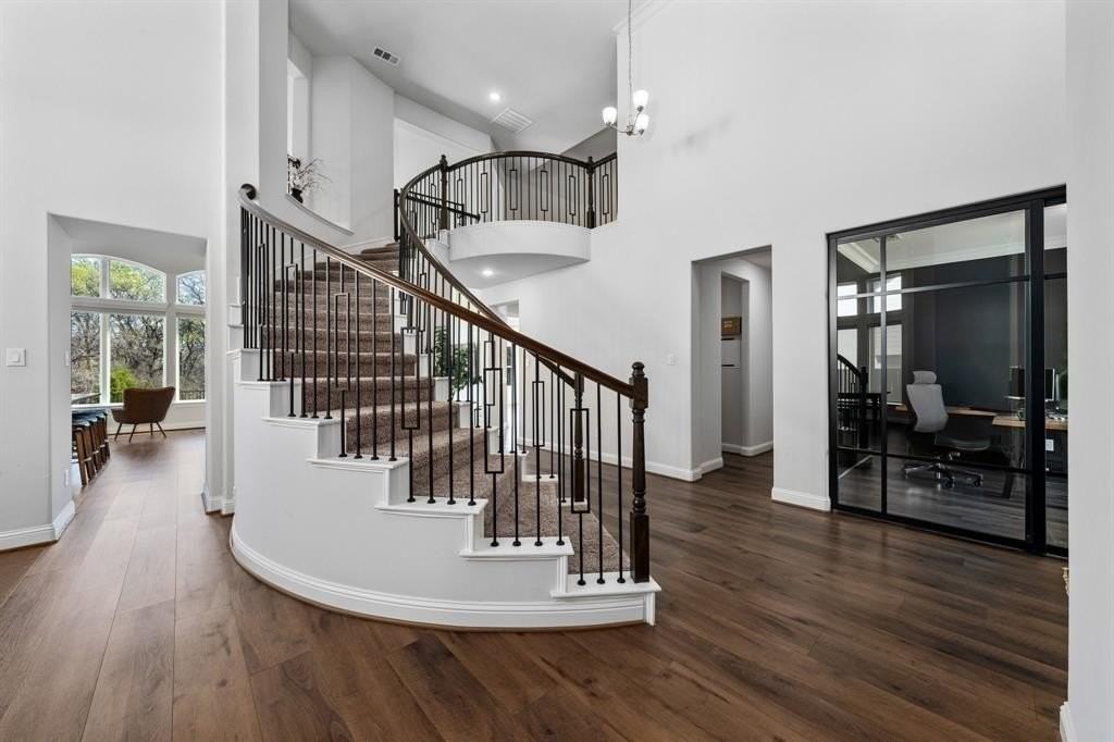 4602 Lorion Dr - Photo 4 of 40