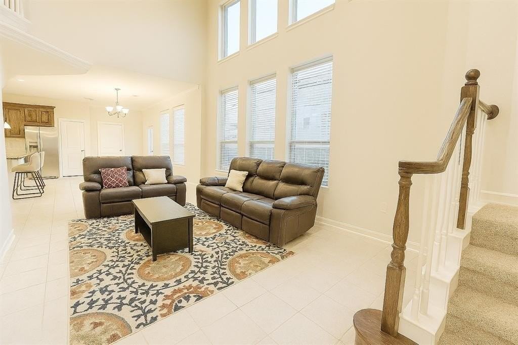 6687 Deleon St - Photo 4 of 14