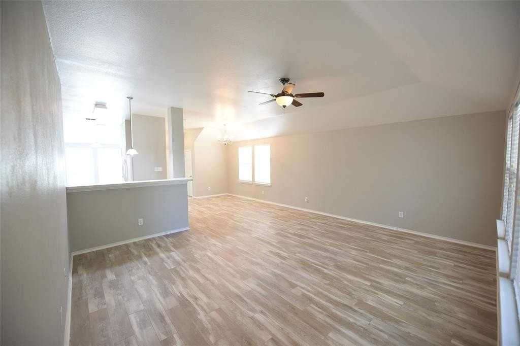 421 Stanley Falls Dr - Photo 3 of 28