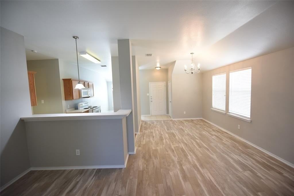 421 Stanley Falls Dr - Photo 5 of 28