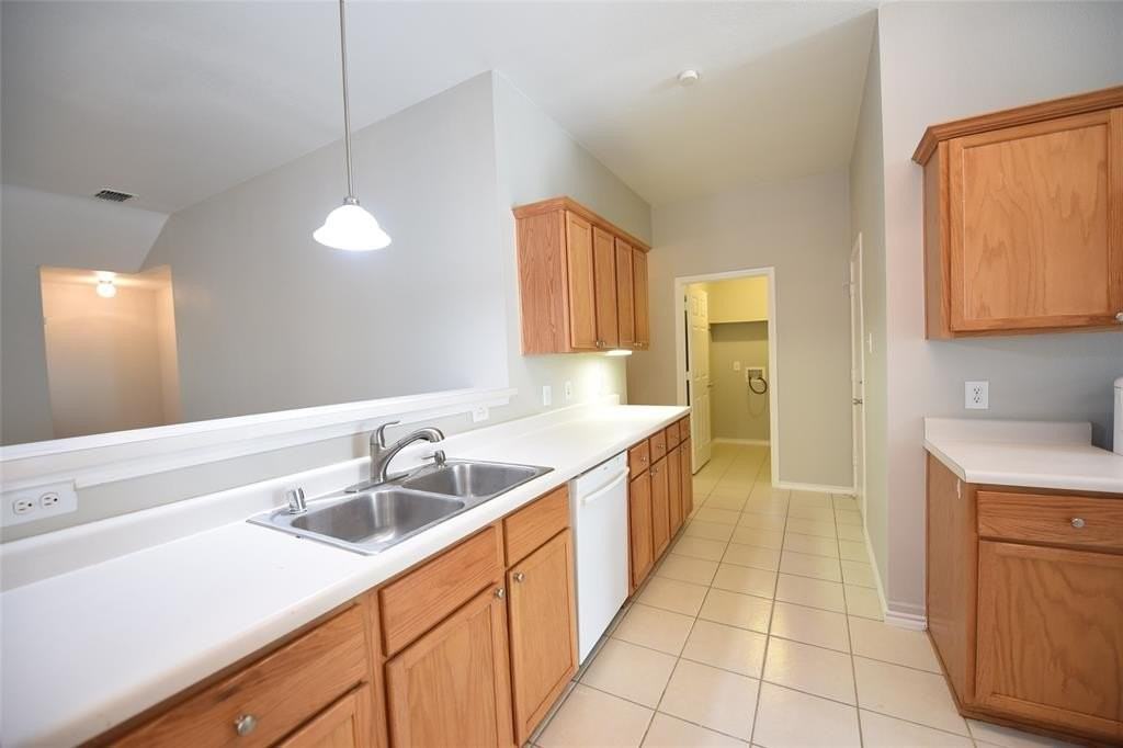 421 Stanley Falls Dr - Photo 7 of 28