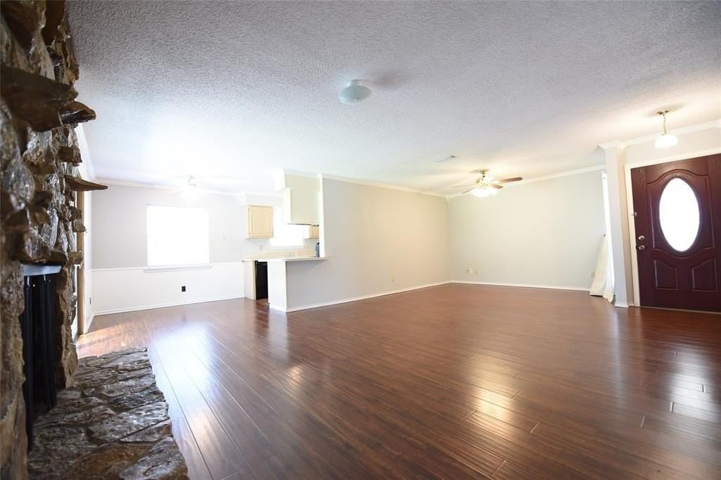 8945 Flicker Ln - Photo 3 of 18