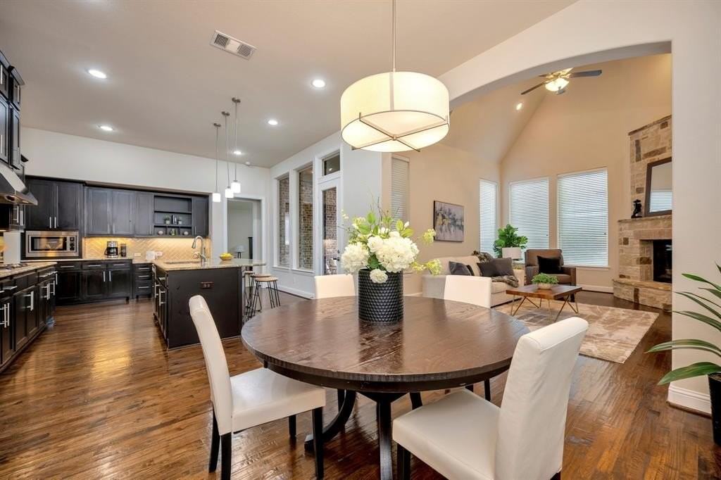 4600 Crossvine Dr - Photo 4 of 39