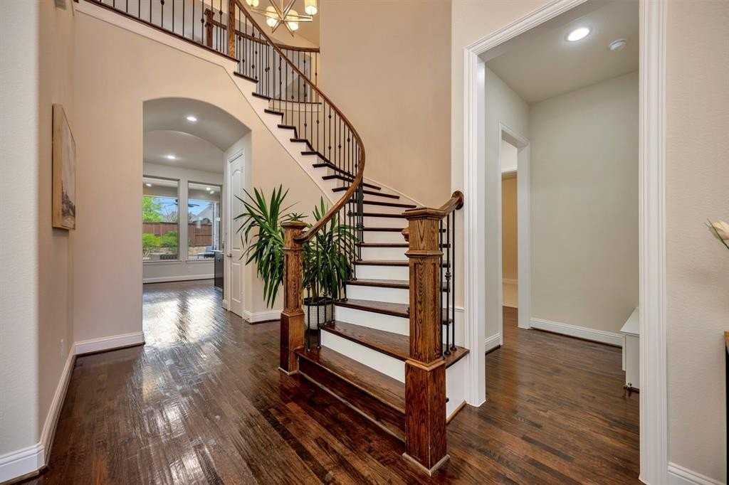 4600 Crossvine Dr - Photo 5 of 39