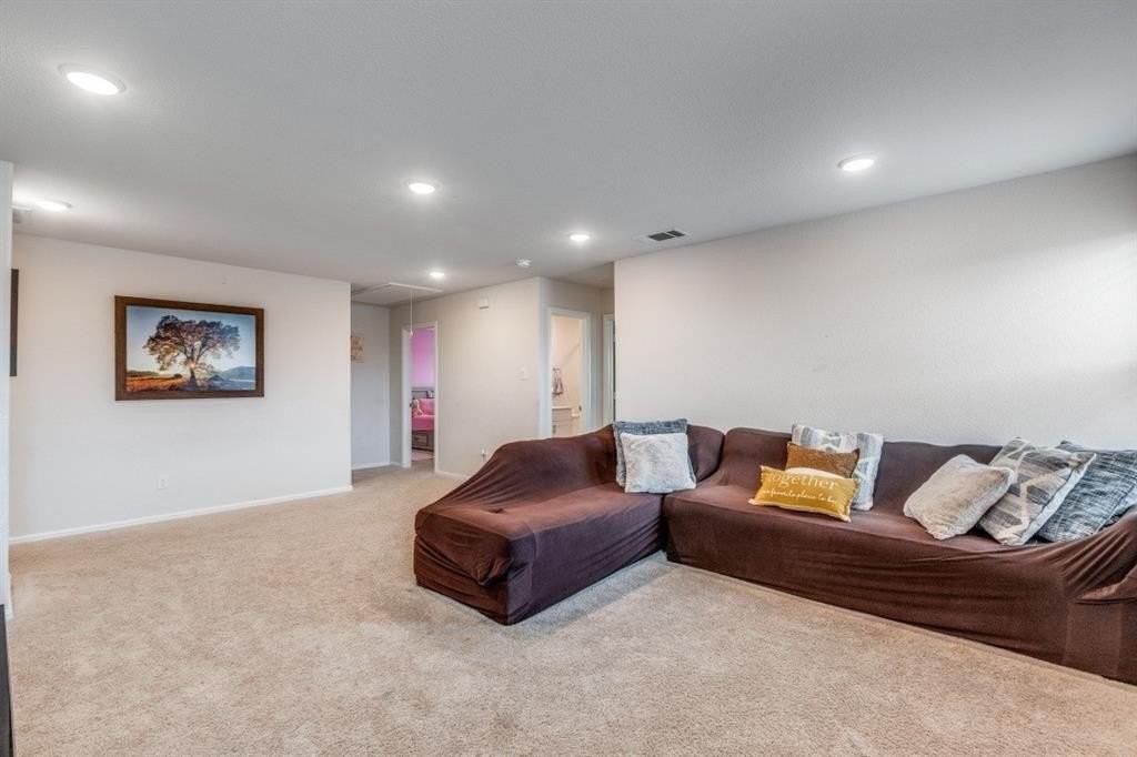 433 Waterman Ave - Photo 3 of 25