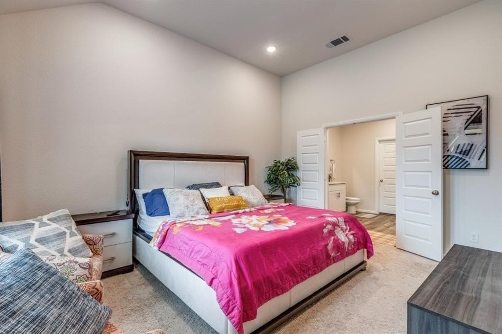 433 Waterman Ave - Photo 4 of 25