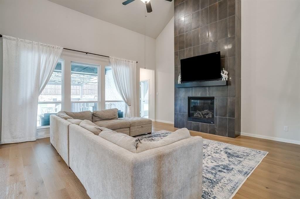 550 Peppercress Ln - Photo 4 of 21