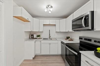 1701 S Jackson St #1701 - Photo 4 of 9