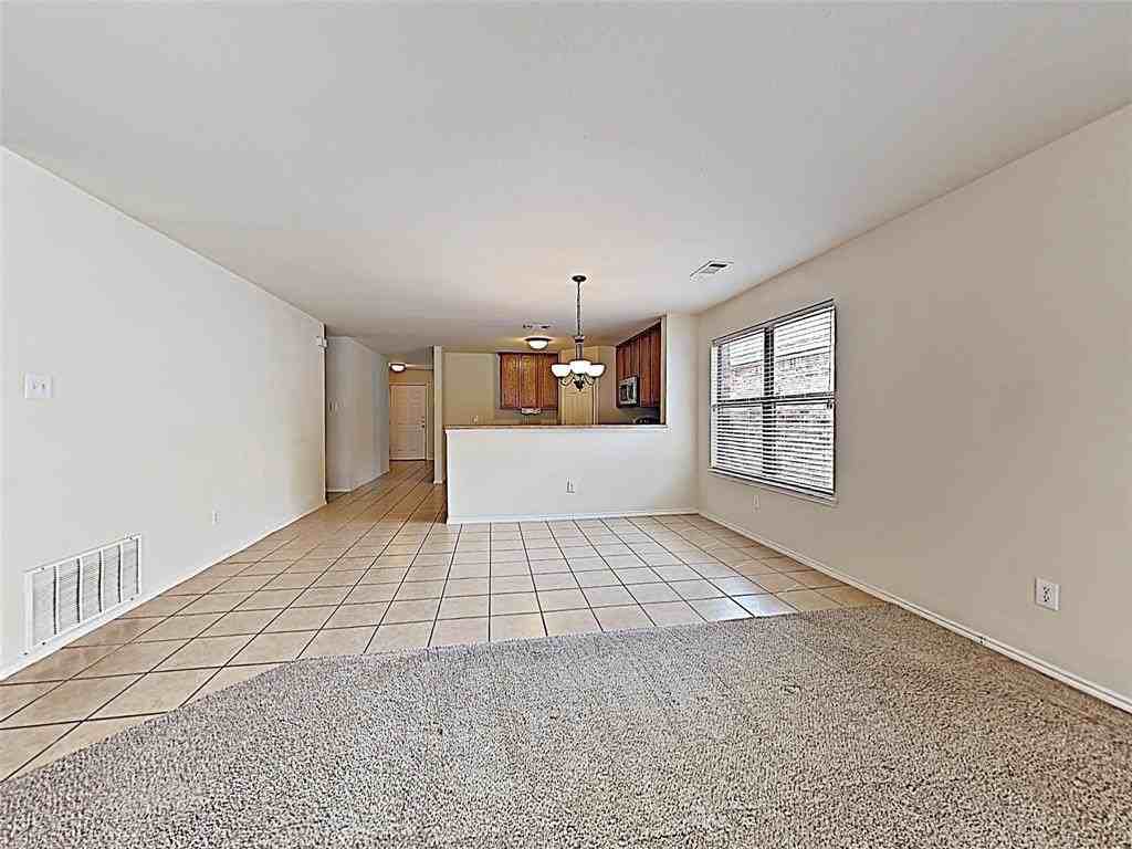 5117 Meridian Ln - Photo 3 of 12