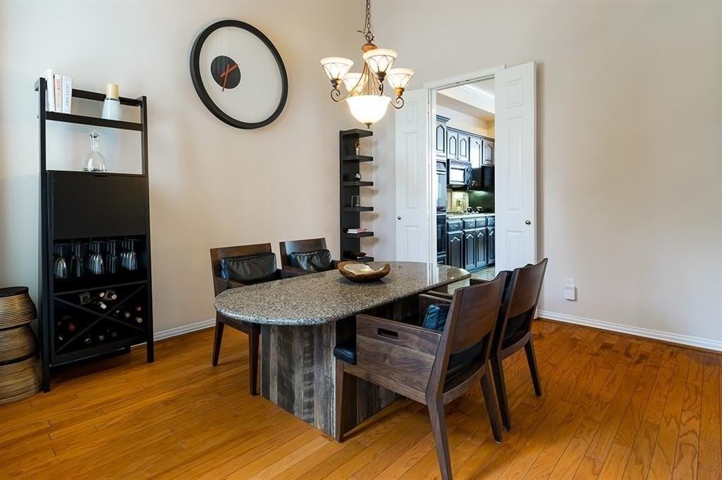 7712 Brookview Ct - Photo 4 of 25