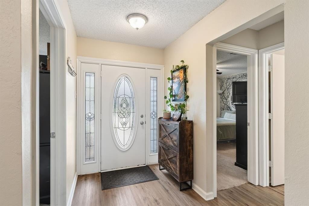 1409 High Plains Dr - Photo 3 of 25