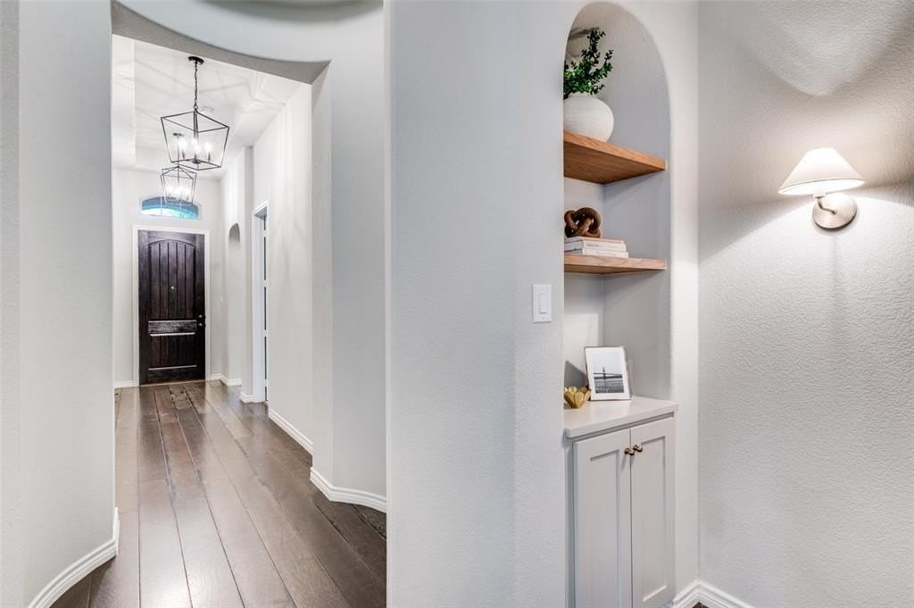 1016 Lake Sierra Way - Photo 4 of 39