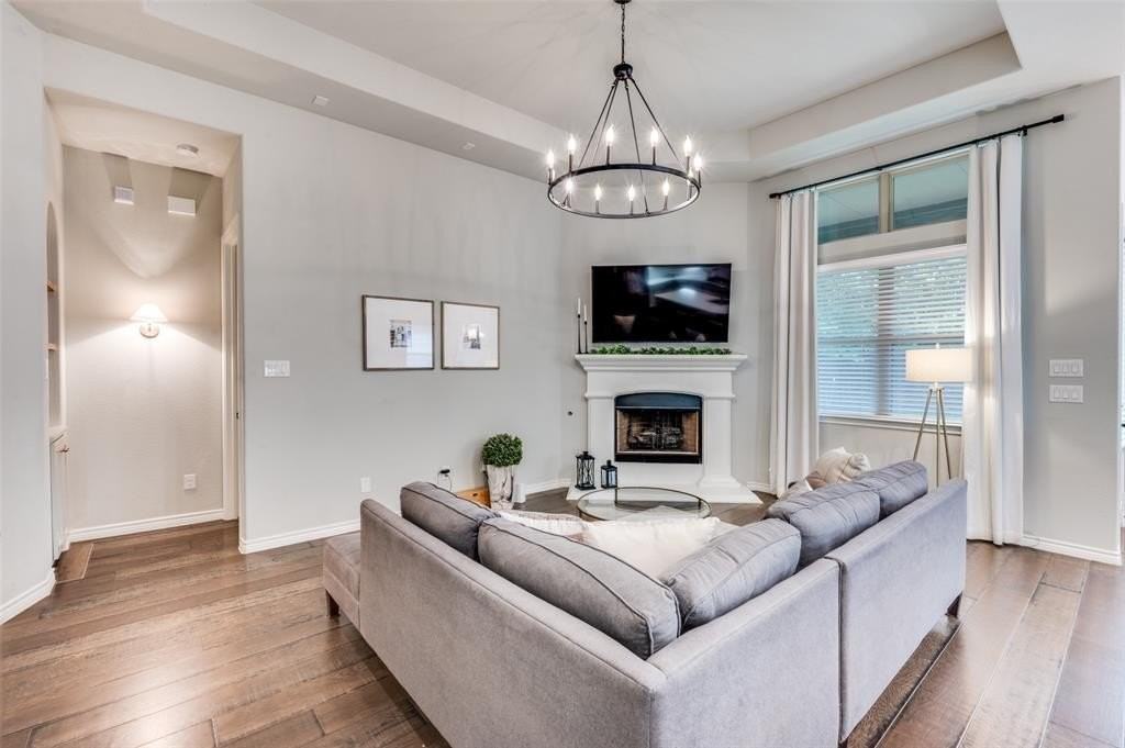 1016 Lake Sierra Way - Photo 5 of 39