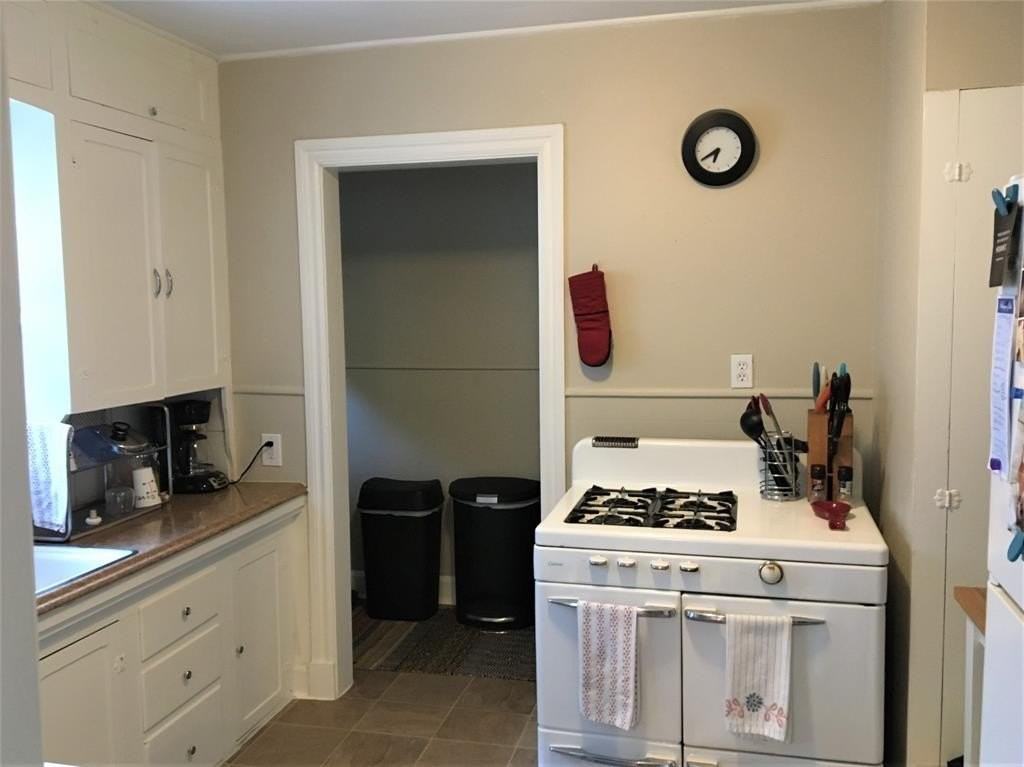 5949 Lewis St - Photo 5 of 10