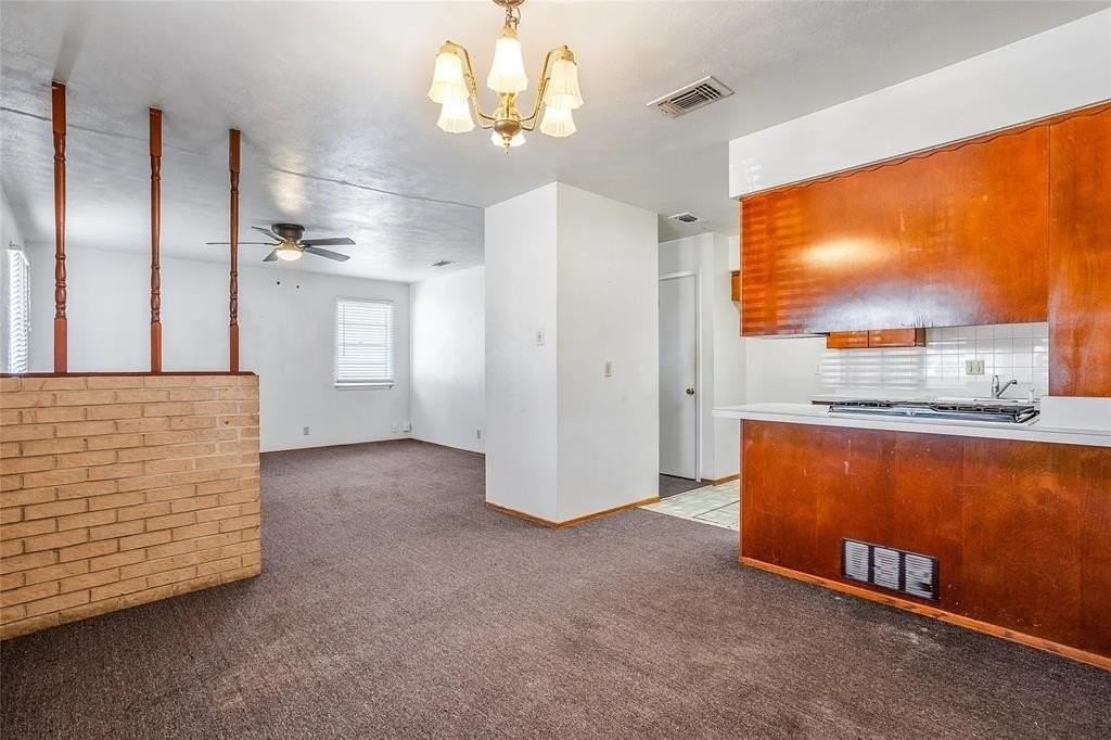 724 E Mustang St - Photo 5 of 18