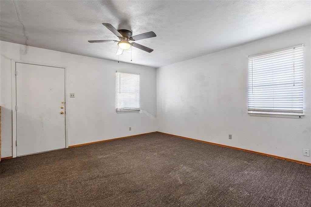 724 E Mustang St - Photo 7 of 18