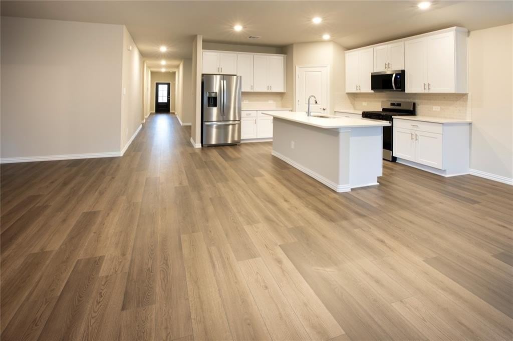 804 Tidal Dr - Photo 4 of 26